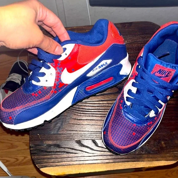 Nike air max size 6y - Picture 1 of 5